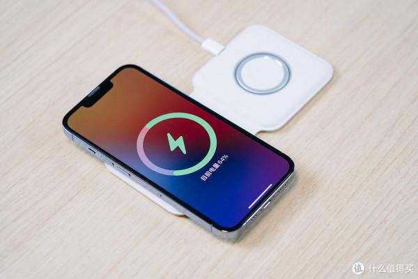 iPhone 13 Pro首發上手，一文看懂殼膜、充電、MagSafe那些事