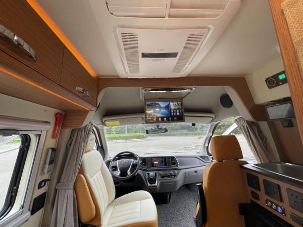 適合兩人精緻出行，無中門的B型房車，衛航V500房車