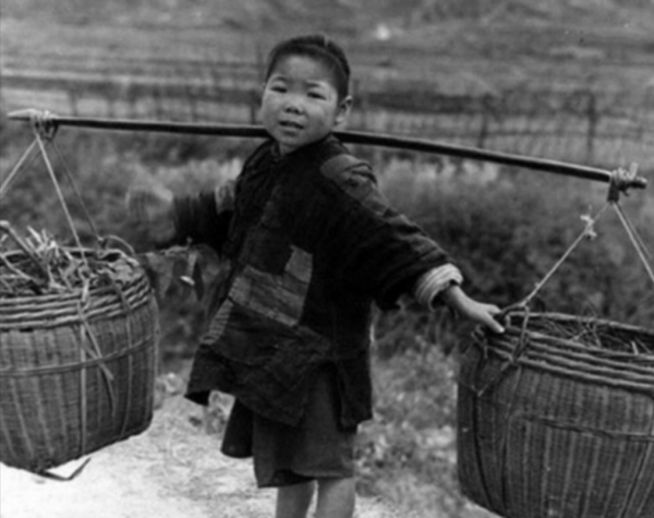 1946年烈士陵園慘遭破壞,為收集彭雪楓屍骨,一個啞巴賠上了性命 1946年烈士陵園慘遭破壞,為收集彭雪楓屍骨,一個啞巴賠上了性命