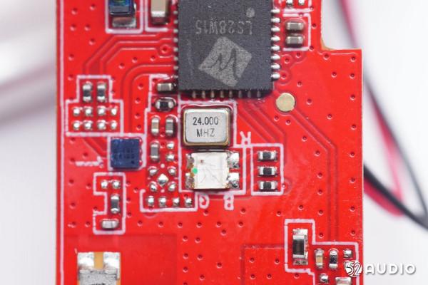 一拖二無線領夾麥克風M9拆解報告,即插即用、雙人錄製 一拖二無線領夾麥克風M9拆解報告,即插即用、雙人錄製