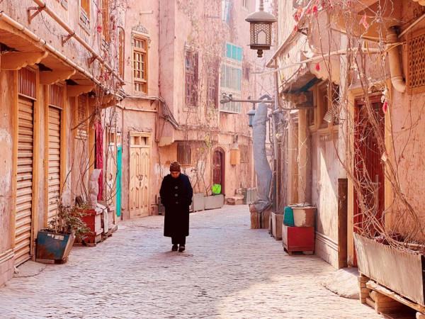 慵懶的喀什，當地人中午才起床，半夜街上很多俊男靚女