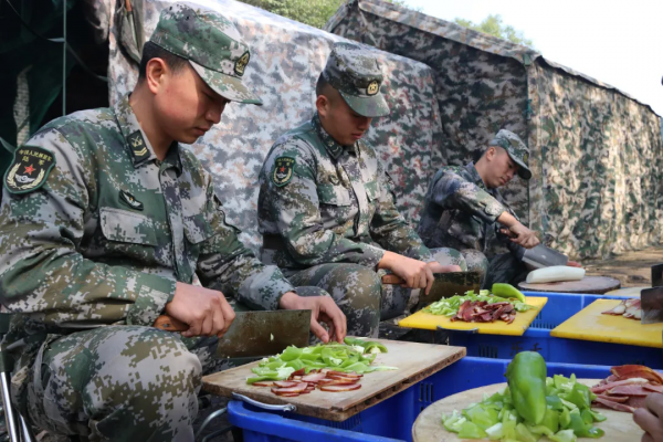野“味”十足!第71集團軍“臨汾旅”伙食真到“胃” 野“味”十足!第71集團軍“臨汾旅”伙食真到“胃”