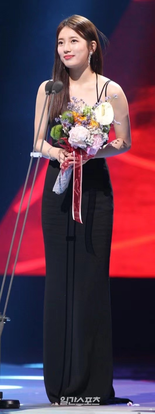 16歲出道登頂，22歲成為“百億少女”，裴秀智令人羨慕的開掛人生