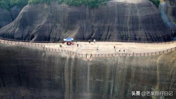 湖南郴州高椅嶺，沒裝護欄太危險，裝了護欄門票80，值不值？