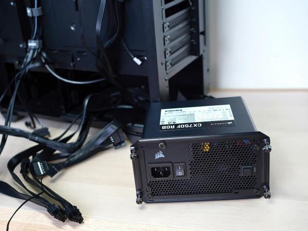 1.2m小桌子能放點啥?分享桌上好物,和一臺輕度RGB主機 1.2m小桌子能放點啥?分享桌上好物,和一臺輕度RGB主機