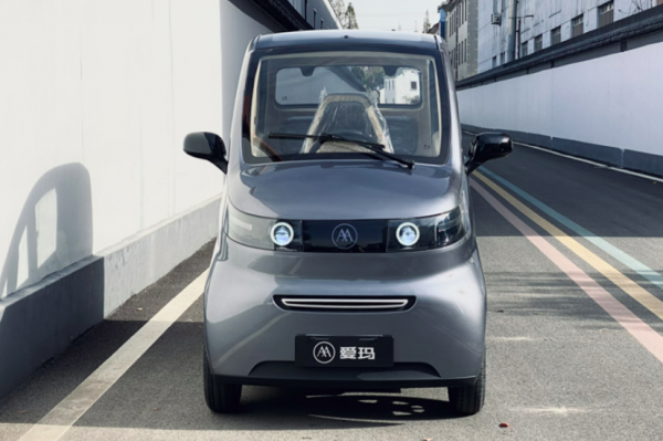 愛瑪四輪電動車測評：小而實用，續航120公里，停車更方便