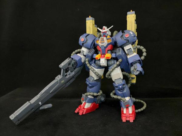 炮裝AGE勇將型高達模型