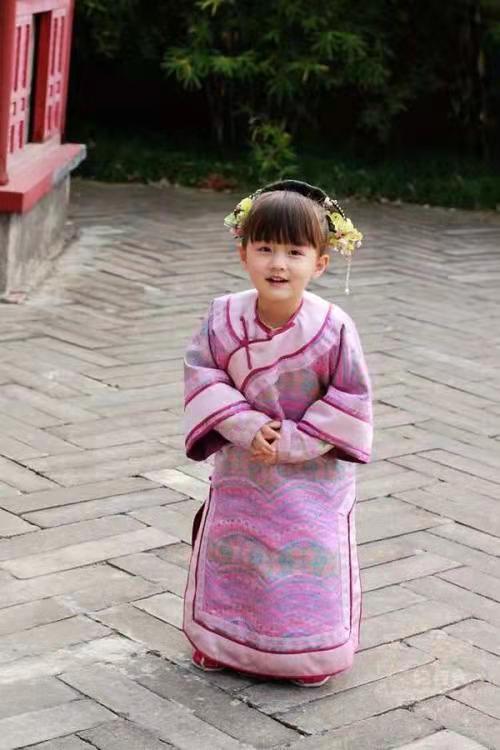 童星也內捲了？張籽沐13歲演高中生，小溫宜紀姿含卻沒小時候火？