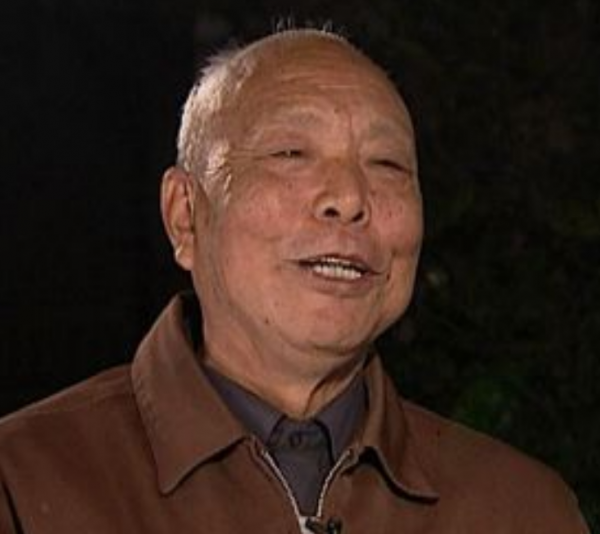 陝西老漢挖出4個銅罐,當夜壺用26年,經專家鑑定為國寶級文物 陝西老漢挖出4個銅罐,當夜壺用26年,經專家鑑定為國寶級文物