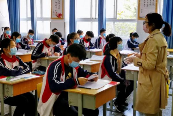 家長提議取消中考,把高中也納入義務教育階段,教育部給出回應 家長提議取消中考,把高中也納入義務教育階段,教育部給出回應