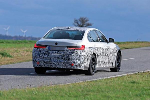 疑似新款3系諜照曝光，內飾迎來大升級，並有可能帶來四驅系統