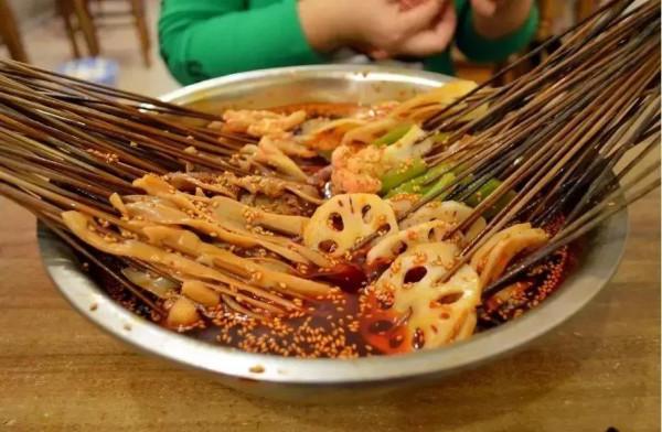 國內最坑遊客的十條美食街，你踩坑了嗎？