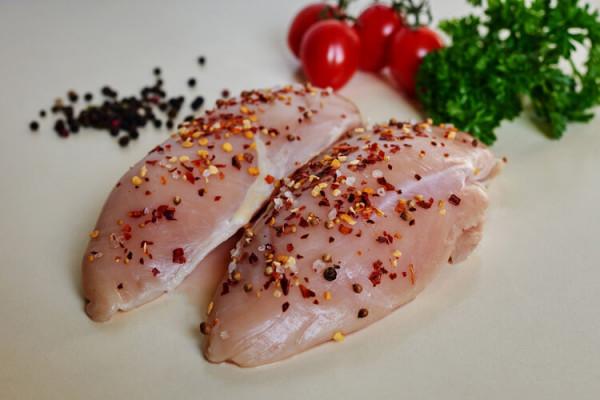 35歲男子吃隔夜紅燒肉食物中毒，勸告：這3種食物不建議放冰箱