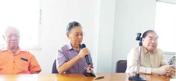 泰國燃氣大王呂木龍是個大孝子,報答慈母養育之恩落髮剃度3年 泰國燃氣大王呂木龍是個大孝子,報答慈母養育之恩落髮剃度3年