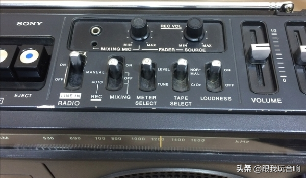 索尼 SONY CF-1980單聲道錄音機 兩波段收音機 卡帶播放器