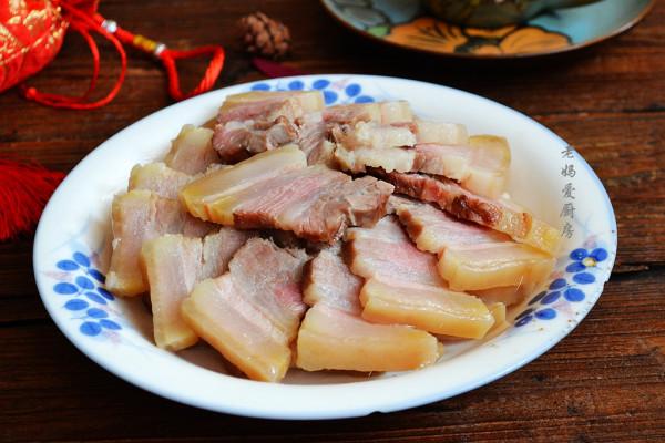 年輕時代最難忘的一道美食是什麼？我會毫不猶豫地回答：是鹹肉