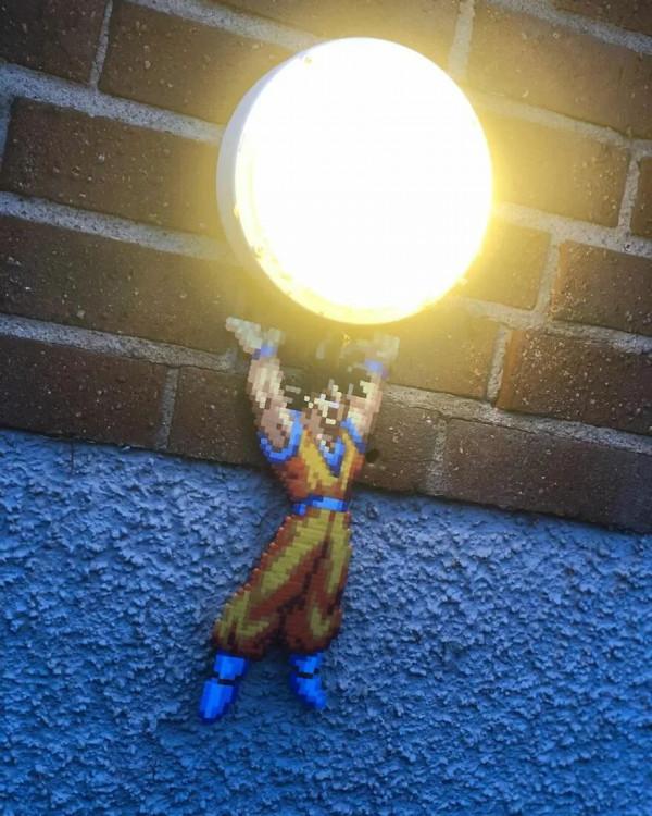 藝術家在大街上“搞事情”，獨特的​畫素藝術驚豔路人​：太有趣