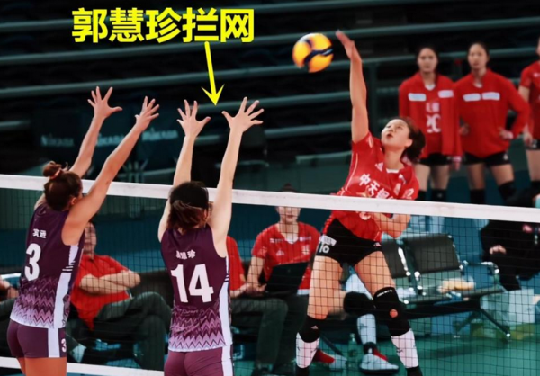 女排又一高妹橫空出世！身高191成女排“新長城”，有望接班顏妮