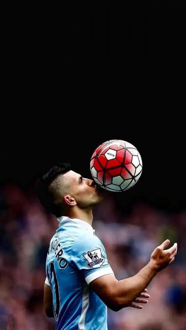 阿根廷球星阿圭羅因心臟不適，無法堅持比賽，日前不得已宣佈退役