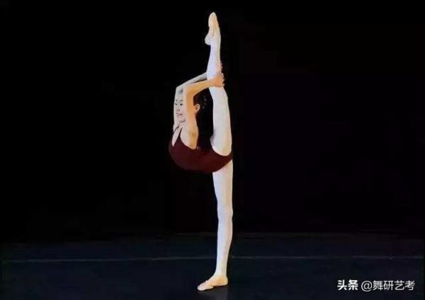 搬後腿需要練多久才能搬起來 搬後腿怎的正確方法圖解