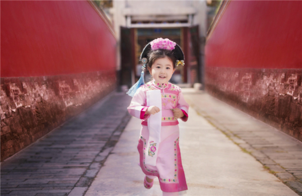 乾隆65歲生下一女，受三代帝王榮寵，乾隆：若你是男兒，必立儲君