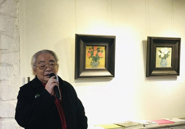 潘鴻海曾看中少女時期的周迅，為她作26幅畫，其中一幅賣187萬