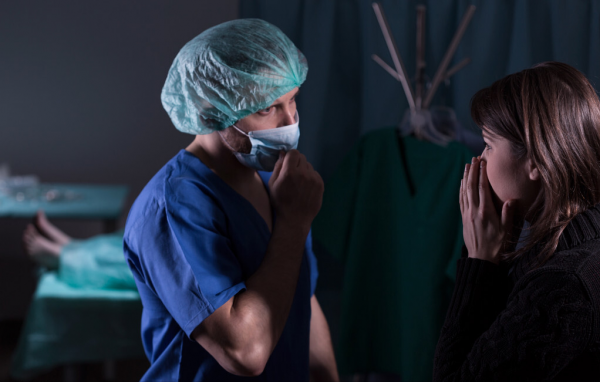 有必要傾家蕩產救絕症病人嗎？醫生自己身患絕症時，他們如何選擇