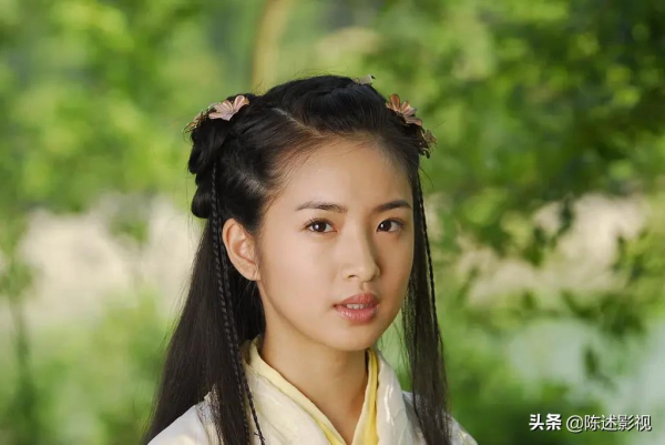 明明大齡非要尬演中學生,給你們看看什麼叫15歲少女 明明大齡非要尬演中學生,給你們看看什麼叫15歲少女