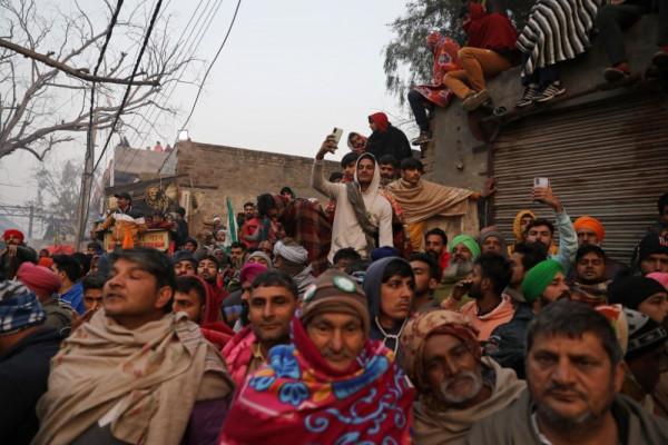 印度造世界最高雕像,對外宣稱全國產,不敢承認從中國進的原材料 印度造世界最高雕像,對外宣稱全國產,不敢承認從中國進的原材料