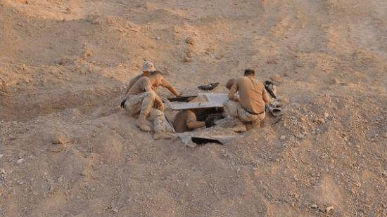 伊國總統為何下令把戰機埋進沙子裡當“古董”? 伊國總統為何下令把戰機埋進沙子裡當“古董”?