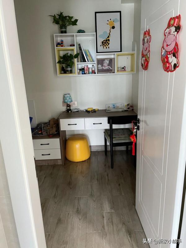 入住兩年的房子，多虧牆面貼磚，耐髒又容易打掃，保持乾淨整潔