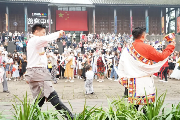 天府古鎮藝術節國慶1+7,豐富多彩的沉浸式演岀燃爆音樂文創古鎮街子! 天府古鎮藝術節國慶1+7,豐富多彩的沉浸式演岀燃爆音樂文創古鎮街子!