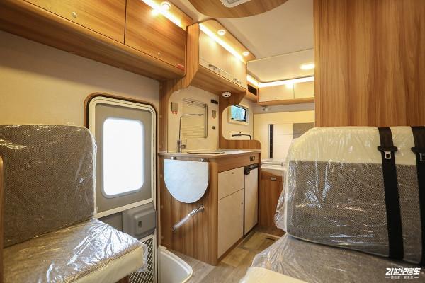 卓美亞兩款新車首發!全新開拓者H500-Ⅰ平頭輕卡房車備受關注 卓美亞兩款新車首發!全新開拓者H500-Ⅰ平頭輕卡房車備受關注