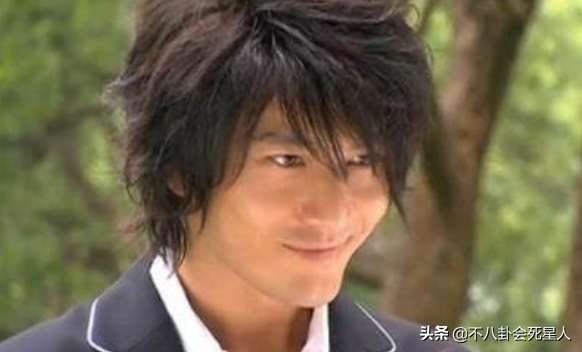 放過觀眾眼睛吧！42歲張無忌，40歲大學生，中年扮嫩太要命