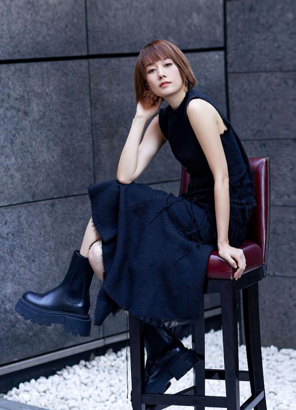 馬伊琍都市感秋日寫真曝光 精緻短髮幹練減齡手臂線條優越 馬伊琍都市感秋日寫真曝光 精緻短髮幹練減齡手臂線條優越