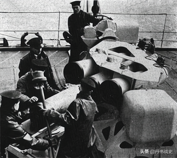 比刺蝟彈更強的反潛武器，二戰英國“魷魚”反潛迫擊炮