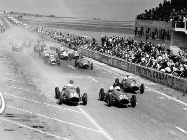 科普 | 誰是有史以來排名前五的F1車手？