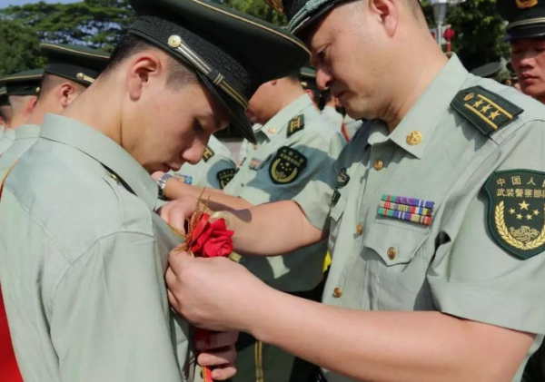 退役補助新調整！2年義務兵拿到手6萬，選取軍士補貼更高