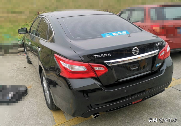 這輛開了4年的日產天籟只要10萬塊，車況無恙！值不值得買？