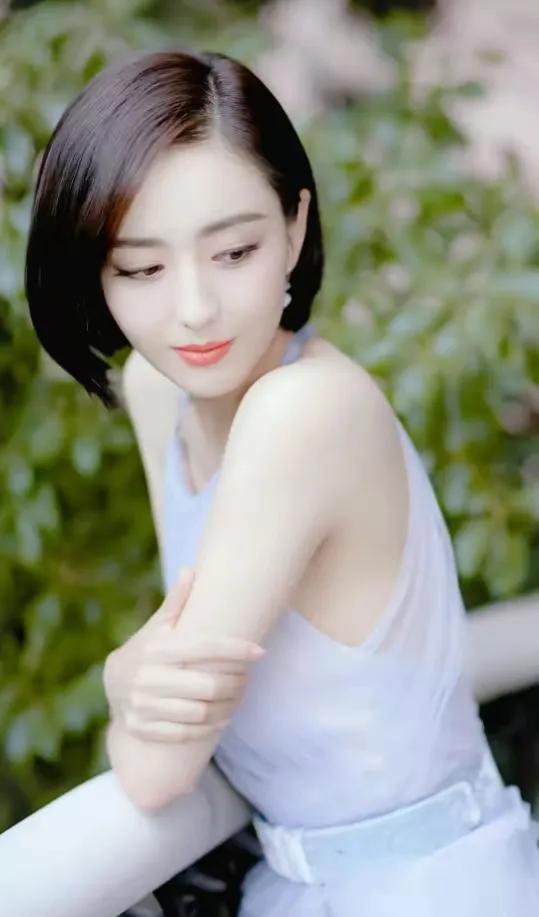 佟麗婭驚豔寫真集