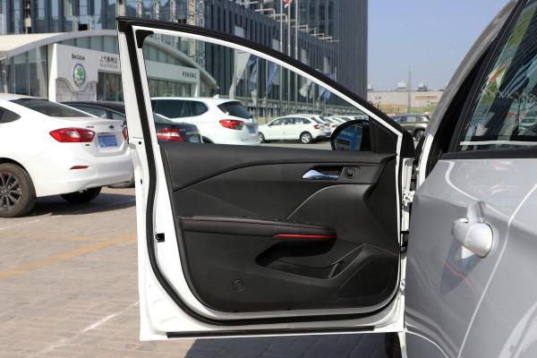 科魯澤車內持續有吹口哨的噪音，估計跟兩個原因有關，建議瞭解