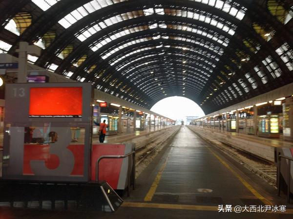 世界上最美的火車站——米蘭中央火車站(圖) 世界上最美的火車站——米蘭中央火車站(圖)