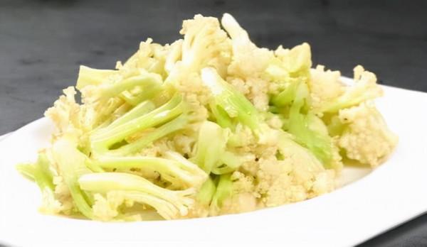 中午一菜一湯，有葷有素，做法簡單，減肥的閨蜜直給我豎大拇哥