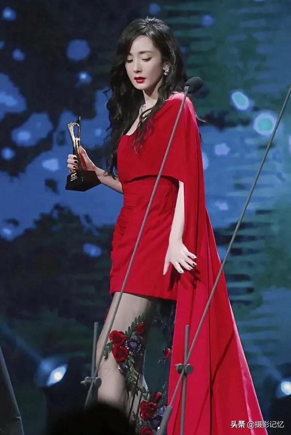 楊冪:月貌花容,逞嬌呈美 楊冪:月貌花容,逞嬌呈美