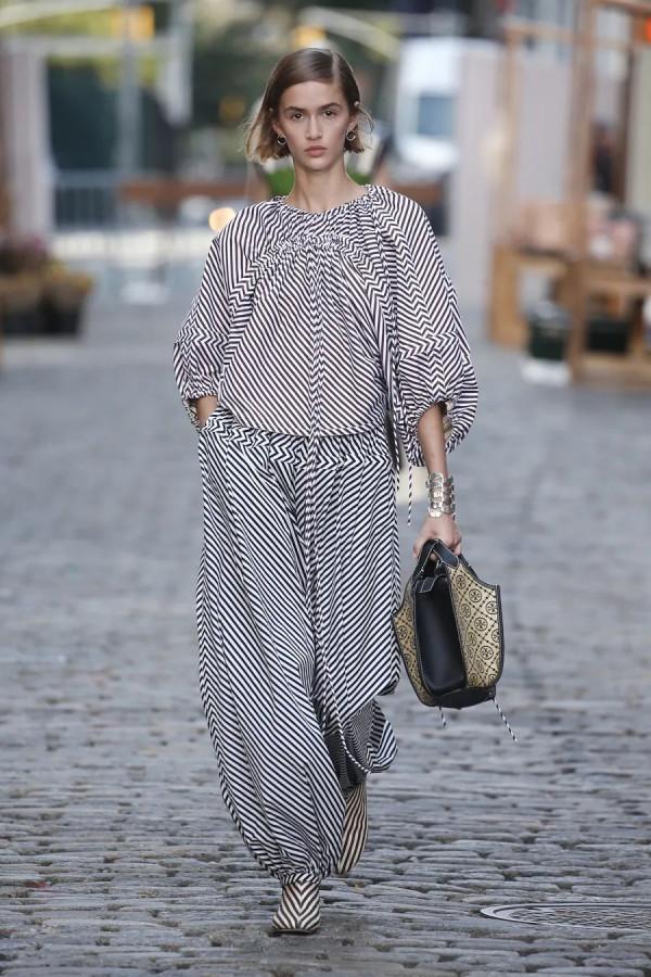 Tory Burch：回顧美國經典，女孩們的大時代