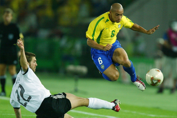 梅西都是隊裡大高個，世界足球歷史最矮11人超級陣容，誰能擋我？