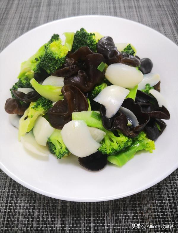 我們家不吃精白麵，分享我用全麥面做的肉包子，鬆軟又多汁，真香