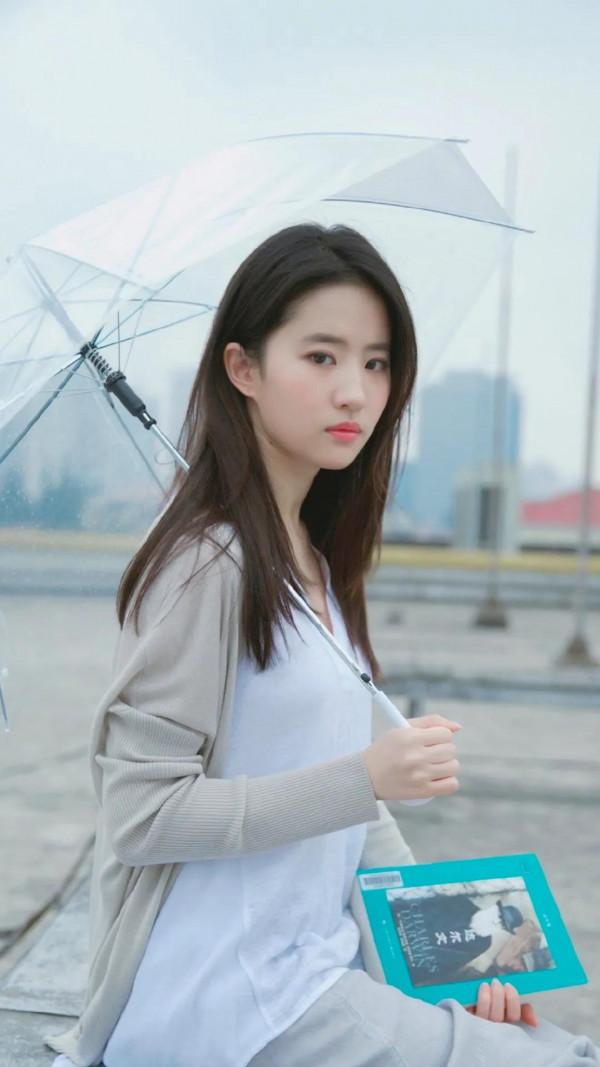 劉亦菲和三妮誰更美？