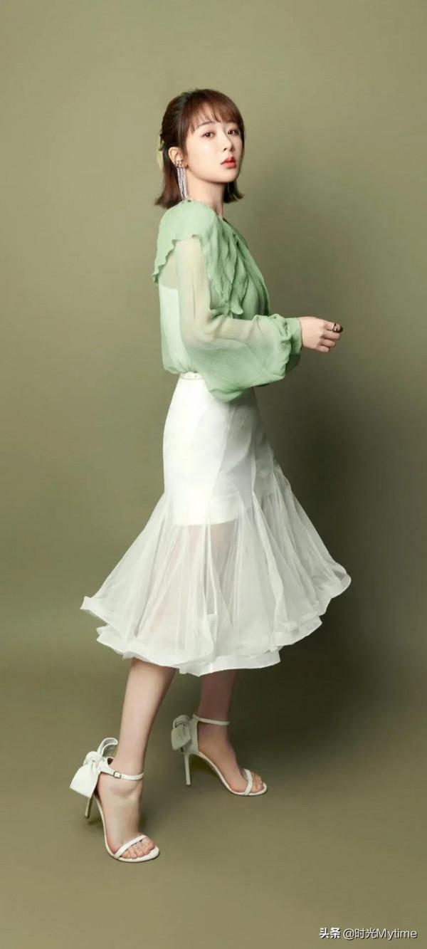 明星桌布：楊紫，挺好看的呀，為什麼宋丹丹說長的醜呢？