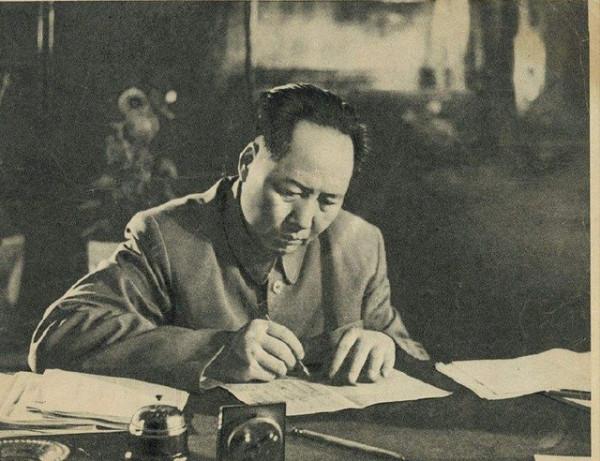 毛主席警衛員深山隱居54年，為了救女兒才“暴露”，縣長前來拜訪